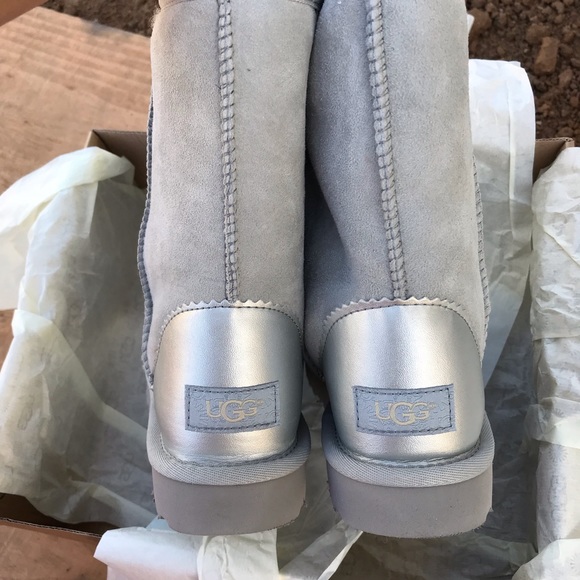 UGG AUTHENTIC WOMENS water resistant Sz 6,7,8,9 Nw - Picture 3 of 6